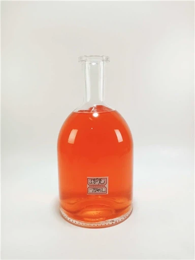 Sou entènèt jwèt Tiger Tequila boutèy